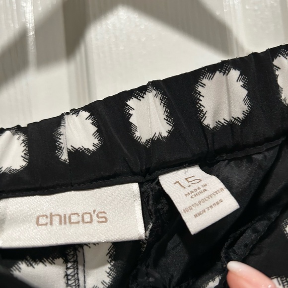 Lot of 2 Chico’s light weight pants - size 1.5 (10). EUC - selling as one lot - Picture 3 of 7